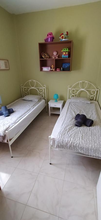 House In The Country Guest House Vatos Ngoại thất bức ảnh