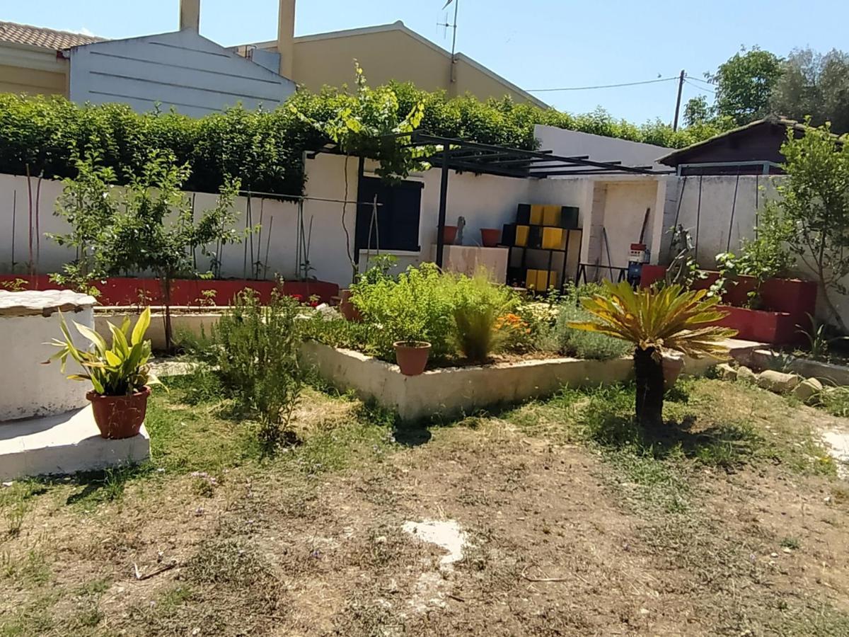 House In The Country Guest House Vatos Ngoại thất bức ảnh