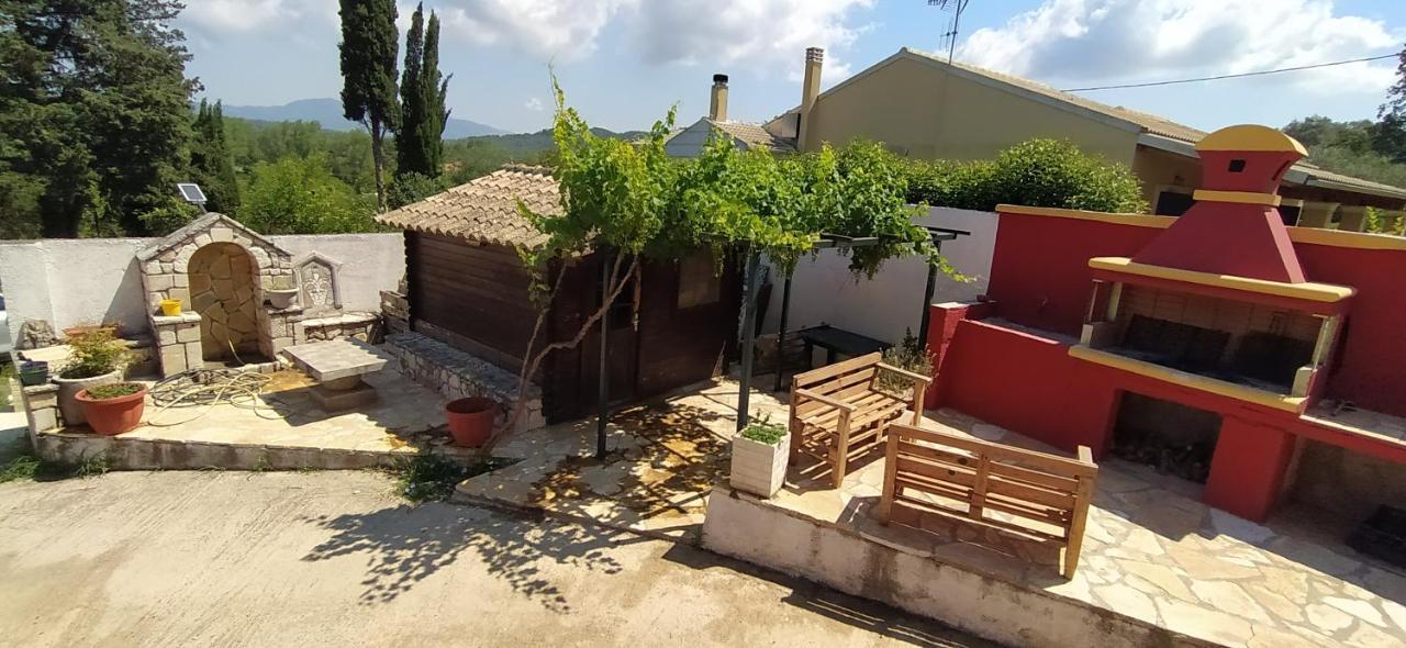 House In The Country Guest House Vatos Ngoại thất bức ảnh