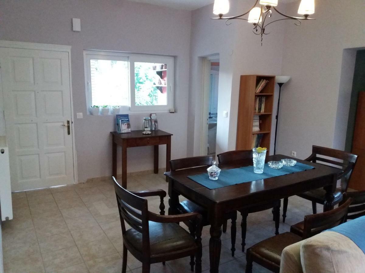 House In The Country Guest House Vatos Ngoại thất bức ảnh