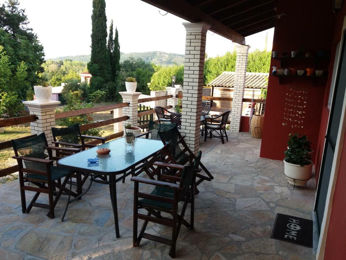 House In The Country Guest House Vatos Ngoại thất bức ảnh
